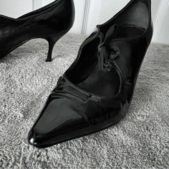 Salvatore Ferragamo Leather Bardwill Bow Mary Jane Pumps 7 - Picture 10 of 11